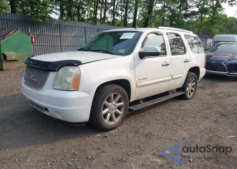 2008 GMC Yukon Denali z USA, uszkodzony, nr VIN 1GKFK63878J102480